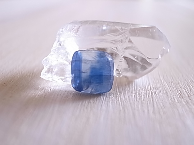 カイヤナイト カット入り ネパール産 プチサイズ ルース 天然石 - 画像 (4)