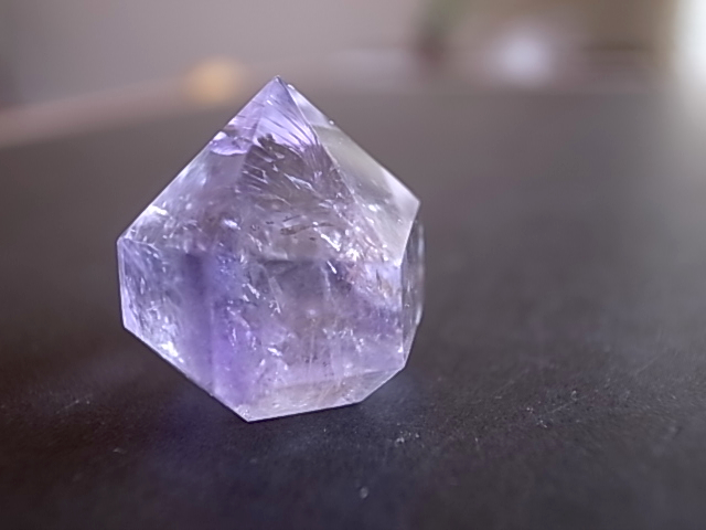 アメジストエレスチャル1 虹入り 六角柱 11g ブラジル産 ポイント - 画像 (4)