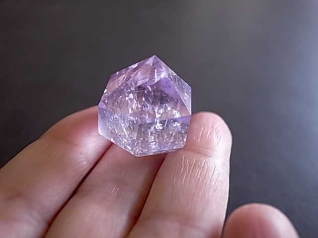 アメジストエレスチャル1 虹入り 六角柱 11g ブラジル産 ポイント - 画像 (9)