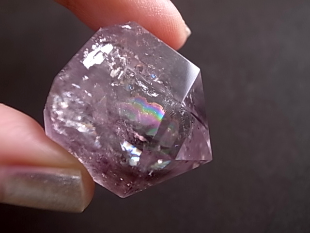 アメジストエレスチャル5 虹入り 六角柱 23g ブラジル産 ポイント - 画像 (4)
